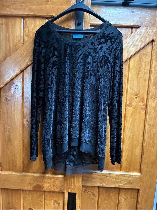 Simply Vera Vera Wang Tops - Simply Vera Vera Wang Black Velvet Burnout Long-Sleeve Top